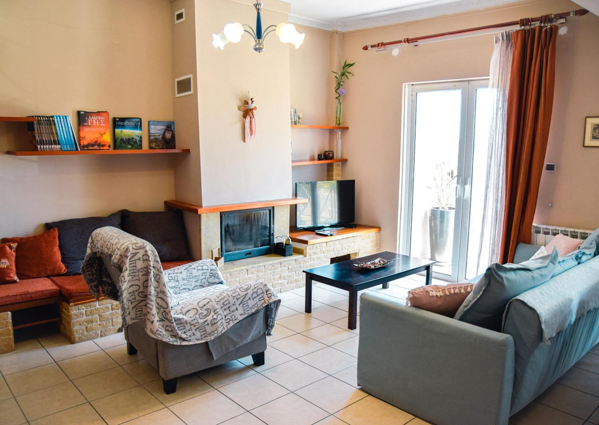 Spacious & Bright Flat With Balcony Lávrion Esterno foto